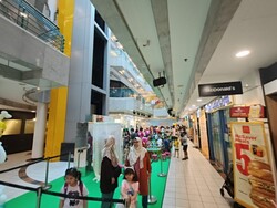 Forum Galleria Shopping Centre (D9), Retail #635977741